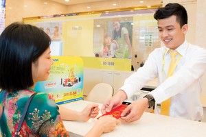 Quà tặng khuyến mãi cũng được người gửi tiết kiệm quan tâm, bên cạnh yếu tố lãi suất.