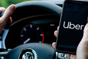 Uber khóa hàng trăm tài khoản người dùng vì virus corona