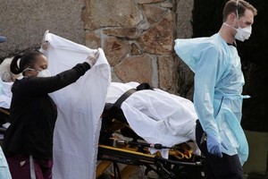 Hơn 500 người ở Mỹ mắc Covid-19. (Ảnh: Reuters).