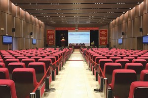 Quang cảnh vắng vẻ tại hội trường tổ chức ĐHCĐ BIDV.