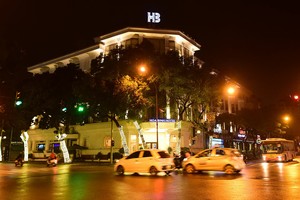 Khách sạn Hoà Bình, 27 Lý Thường Kiệt, quận Hoàn Kiếm, Hà Nội.