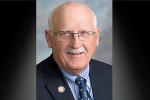 Ông Bob Glanzer mất sau gần 2 tuần có kết quả dương tính với virus corona (Ảnh: AP).