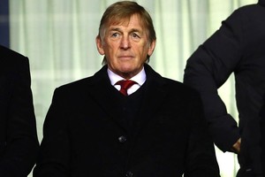 Huyền thoại Kenny Dalglish mắc COVID-19. (Nguồn: Guardian).