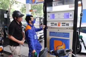 Giá xăng, dầu tiếp tục giảm