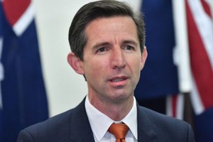 Bộ trưởng Thương mại Australia Simon Birmingham (Ảnh: EPA-EPE).