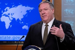Ngoại trưởng Mỹ Mike Pompeo phát biểu tại một cuộc họp báo ở Bộ Ngoại giao ngày 22/4. Ảnh: Reuters.