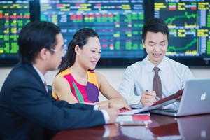Cổ tức tiền mặt: “Con bò sữa” của các cổ đông lớn