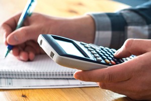 Triển khai IFRS trước với doanh nghiệp có lợi ích công chúng