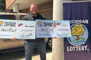 Người đàn ông may mắn Mark Clark.