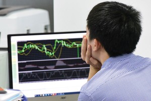 “Dòng tiền nóng” nguội dần!