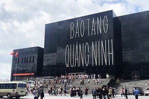 Lượng khách đến Bảo tàng Quảng Ninh tăng mạnh dịp cuối tuần. Ảnh: baoquangninh.com.vn.