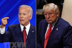 Cựu Tổng thống Mỹ Joe Biden (trái) và Tổng thống Mỹ Donald Trump (phải). (Ảnh: AFP/TTXVN).