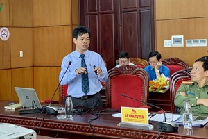 Ông Lưu Văn Khôi trình bày đề án “Nâng cao hiệu quả quản lý nhà  nước của Sở Công Thương tỉnh Đắk Lắk giai đoạn 2020-2025.