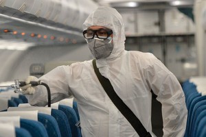 Các hãng hàng không toàn cầu chao đảo