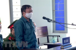 Bị cáo Trần Hoàng Khôi, nguyên Phó Chủ tịch Ủy ban Nhân dân thành phố Phan Thiết tại tòa. (Ảnh: Nguyễn Thanh/TTXVN).