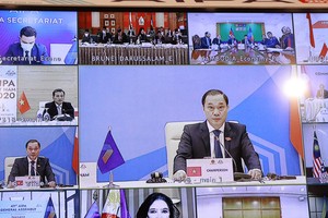 Chủ nhiệm Ủy ban Kinh tế của Quốc hội Việt Nam, ông Vũ Hồng Thanh điều hành phiên họp của Uỷ ban Kinh tế AIPA.