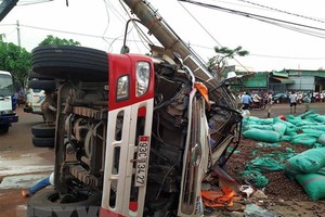 Hiện trường vụ tai nạn. (Ảnh: Đậu Tất Thành/TTXVN).