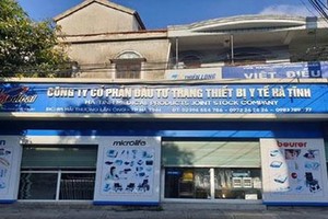 Tạm giam giám đốc Công ty Đầu tư trang thiết bị y tế Hà Tĩnh vì nâng khống hóa đơn