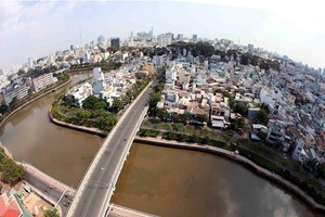 Kênh Nhiêu Lộc-Thị Nghè. (Ảnh: Mạnh Linh - TTXVN).