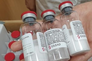 EU trả hơn 1 tỷ euro để mua thuốc kháng virus Remdesivir