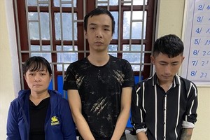 Các đối tượng tại trụ sở cơ quan điều tra. (Ảnh: Công an Thanh Hóa).