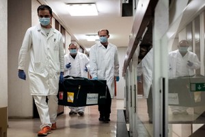 Quá trình vận chuyển vaccine. Ảnh minh họa: Hungarytoday.