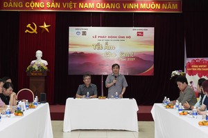 Đại diện Hội Bảo vệ quyền trẻ em phát động chương trình “Tết ấm cho em” 2021.