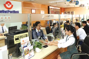 LienVietPostBank là một trong 2 cổ phiếu ngân hàng vừa chuyển đăng ký giao dịch từ UPCoM lên niêm yết trên HOSE.