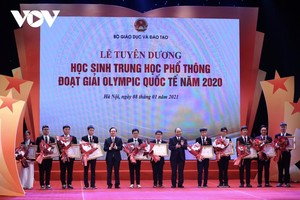 Thủ tướng tuyên dương các học sinh THPT đoạt giải Olympic quốc tế năm 2020