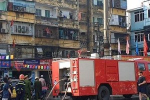 Hải Phòng: Giải cứu một cháu bé khỏi đám cháy khi ở nhà một mình