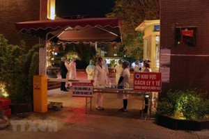 Điểm chốt Kiểm tra tại Bệnh viện Trẻ em. (Ảnh: TTXVN/phát).