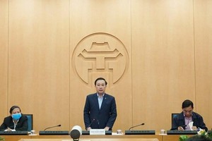 Phó Chủ tịch Ủy ban nhân dân thành phố Hà Nội Chử Xuân Dũng, chủ trì cuộc họp của Ban chỉ đạo phòng chống dịch bệnh COVID-19. (Ảnh: PV/Vietnam+).