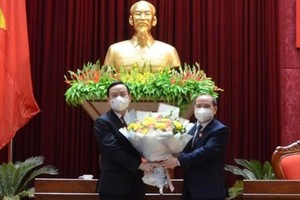 Phê chuẩn Phó chủ tịch UBND tỉnh Hòa Bình