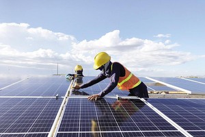 Việc nhiều doanh nghiệp điện mặt trời kêu cứu thời gian qua cho thấy, lĩnh vực đầu tư đầy mới mẻ này không hoàn toàn là miếng bánh ngon với cả ngân hàng, doanh nghiệp và nhà đầu tư.