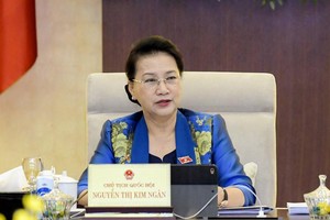 Chủ tịch Quốc hội Nguyễn Thị Kim Ngân điều hành phiên họp.