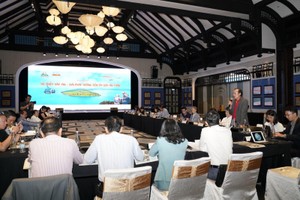 Ông Tô Việt Thắng, Phó Tổng giám đốc Vietjet phát biểu tại tọa đàm “Hộ chiếu vaccine – Giải pháp hướng đến du lịch an toàn”.