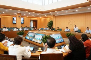 Phiên họp thứ 100 Ban Chỉ đạo phòng, chống dịch Covid-19 thành phố Hà Nội. Ảnh: Hà Nội mới.