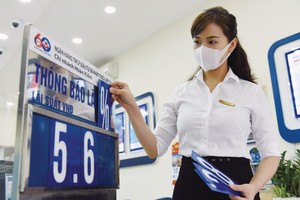 Lãi suất cho vay bình quân hiện nay của Việt Nam thấp hơn ASEAN+4. Ảnh: Dũng Minh.