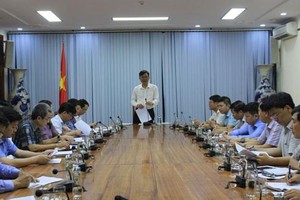 Chủ tịch UBND tỉnh Quảng Bình Trần Thắng chủ trì buổi làm việc.