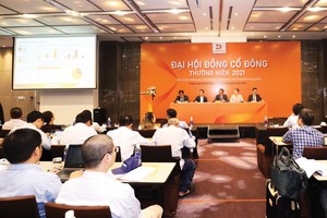 Đại hội cổ đông Digiworld diễn ra trong không khí nhẹ nhàng, vui vẻ .