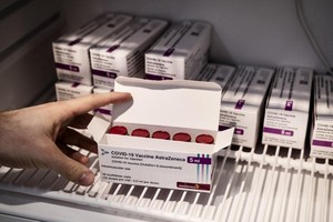 Vaccine AstraZeneca được lưu trữ tại trung tâm vaccine ở Copenhagen, Đan Mạch vào ngày 11/2/2021. Ảnh: AFP.