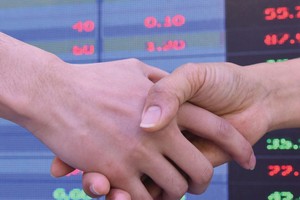 Hoạt động M&A hồi phục từ tháng 6/2020 và duy trì mạnh mẽ cho đến nay.