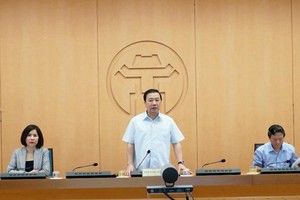 Phó Chủ tịch UBND thành phố Hà Nội Chử Xuân Dũng phát biểu kết luận cuộc họp. Ảnh: Hà Nội mới.