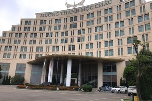 Tạm thời phong tỏa khách sạn Mường Thanh Mộc Châu. (Ảnh: Trung tâm y tế Mộc Châu).