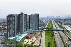 Metro Star có cầu bộ hành kết nối trực tiếp với ga Metro số 10.