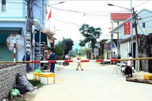 Phong tỏa 5 thôn tại xã Quỳnh Lập khi có một trường hợp dương tính với Covid-19 (Ảnh: KT).