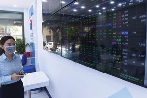 Động lực kéo VN-Index vượt 1.300 điểm thời gian qua được đánh giá ở nhóm cổ phiếu ngân hàng.