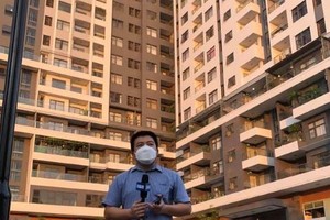 Nằm ngay trung tâm Thành phố, dự án Monarchy Block B sai phạm nhưng khi sự đã rồi UBND Quận Sơn Trà mới biết và Sở chức năng cũng được báo cáo mới biết. Và, khi có chỉ đạo của Thường trực Thành uỷ thì sai phạm mới được các cơ quan chức năng đề xuất xử lý?