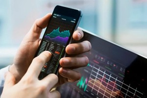 Đắng lòng trong giới chứng khoán: Đặt lệnh nhầm