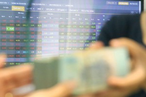 Dư nợ lĩnh vực chứng khoán tính đến cuối tháng 6/2021 ước tăng 3%, chiếm khoảng 0,48% tổng dư nợ nền kinh tế, không thay đổi nhiều so với 2 tháng trước đó. Ảnh: Dũng Minh.